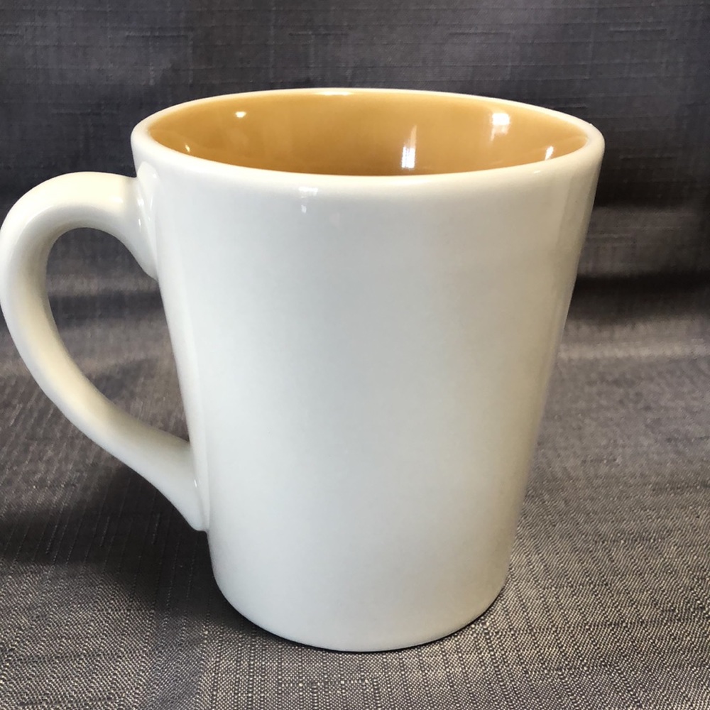 ⭐️TIM HORTONS⭐️Limited Edition Collector Mug. - Picture 3 of 4